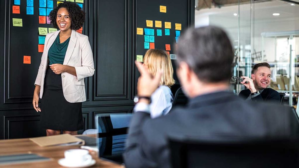 business-people-in-a-meeting-7066997